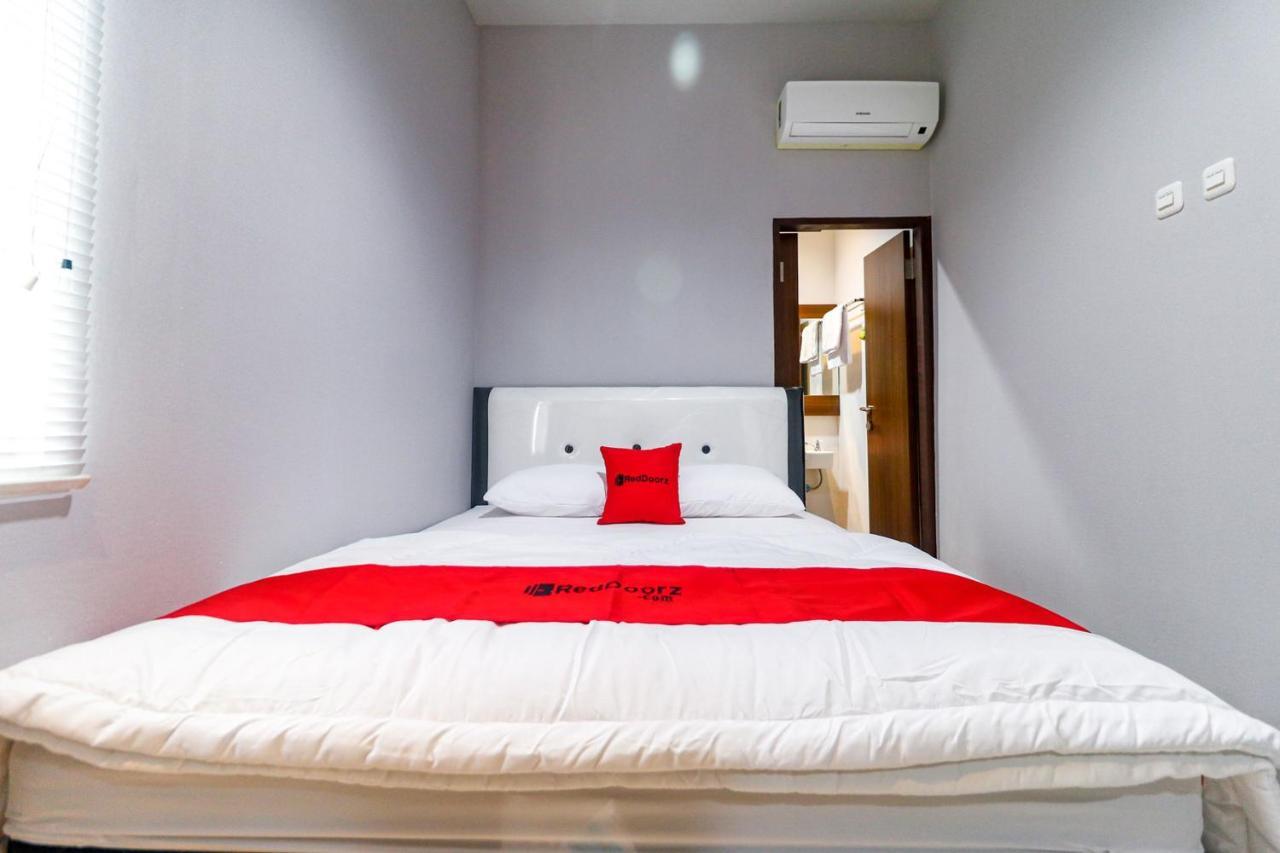 Reddoorz Near Kebon Jeruk Jakarta Jacarta Exterior foto